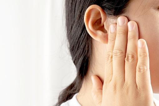 https://media.istockphoto.com/photos/young-woman-suffering-from-earache-and-tinnitus-causes-of-ear-pain-picture-id1325679956?b=1&k=20&m=1325679956&s=170667a&w=0&h=8NI_R_Z1XaeM6zWkERH3BTDOTPAta8y41X3eBq2ZOBA=