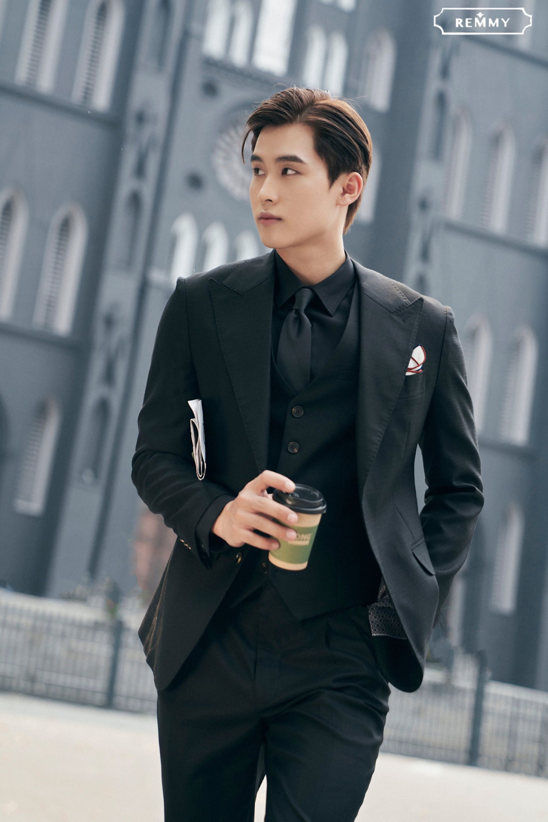 Mẫu vest đen vải wool 30%