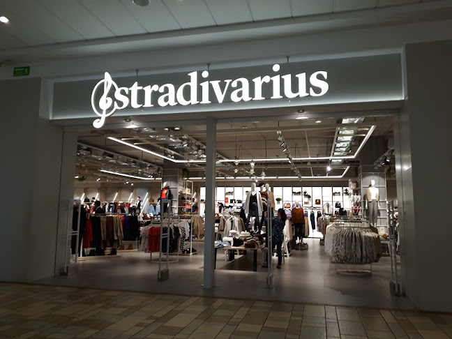 Stradivarius - Tienda de ropa