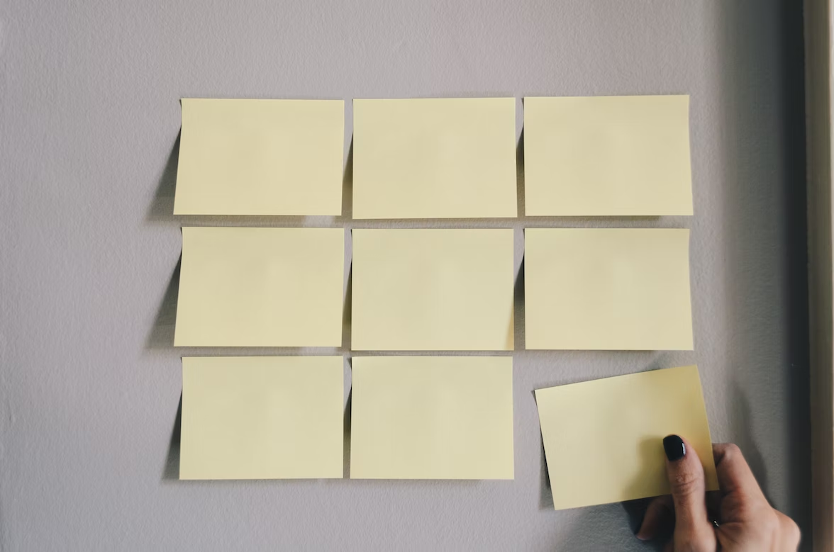Blank post it notes image