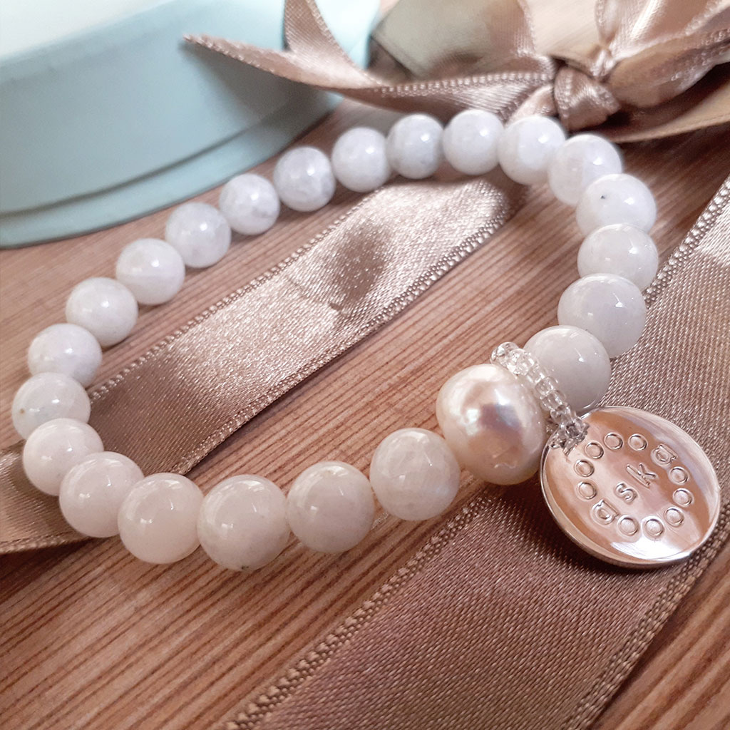 the aska maternity movement bracelet