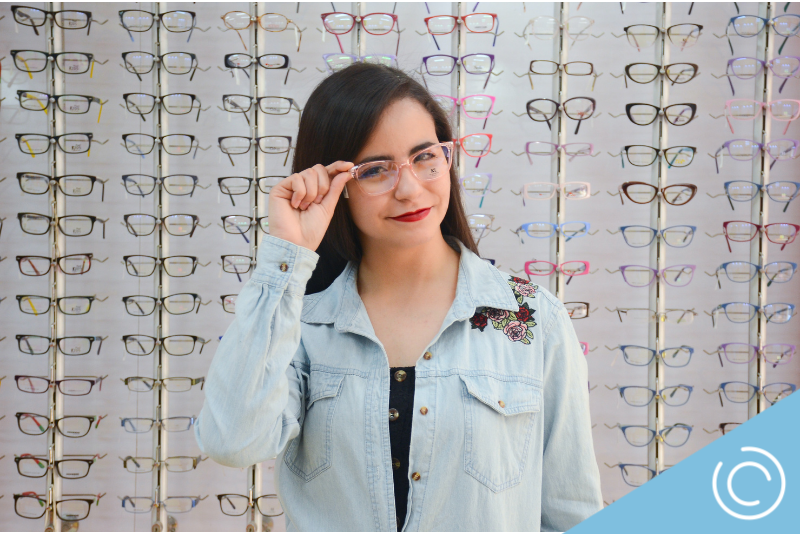 Vad är glasögon utan styrka| SmartBuyGlasses SE