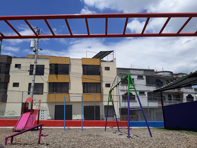 Opiniones de Canchas del Madrigal en Quito - Campo de fútbol