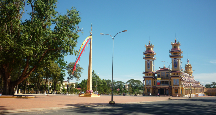 Tour du lịch free & easy Miền Nam trọn gói - Tòa thánh Tây Ninh