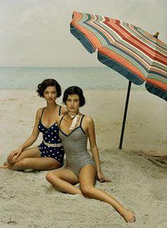 D:\Documenti\posts\posts\Miami\foto\spiagge\b10ffad3c6c9231df07df5a07f8c0f21--vintage-bathing-suits-vintage-swimsuits.jpg