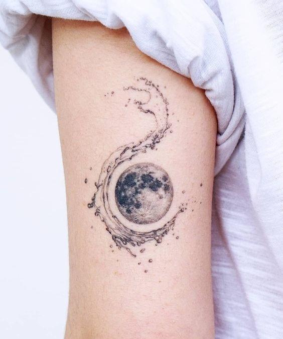 Graphic Moon tattoo women at theYou.com
