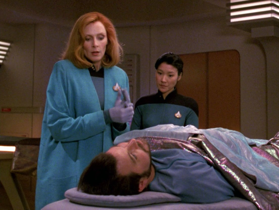 Picard Season 3 Episode 2 pregnant Beverly