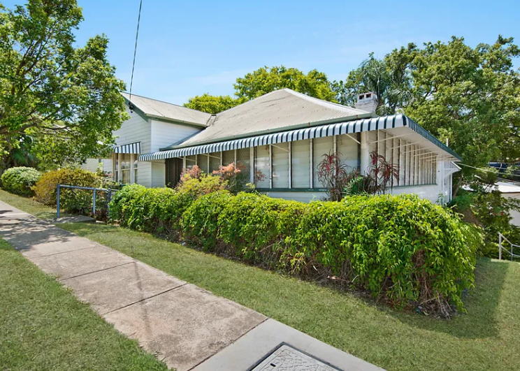11 Upper Cairns Terrace before renovation