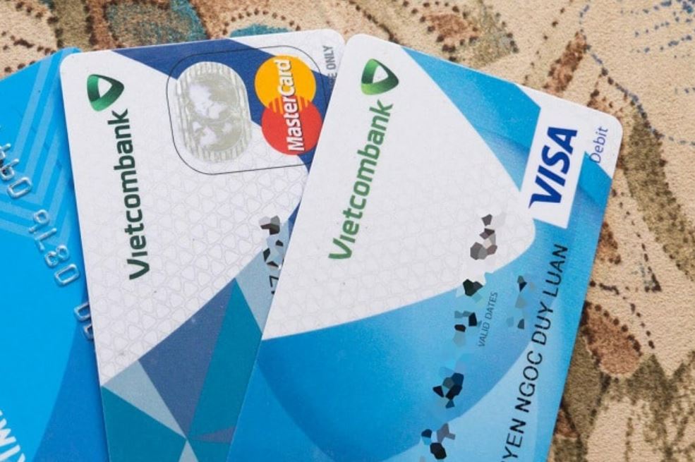 thẻ visa debit vietcombank có trả góp được không