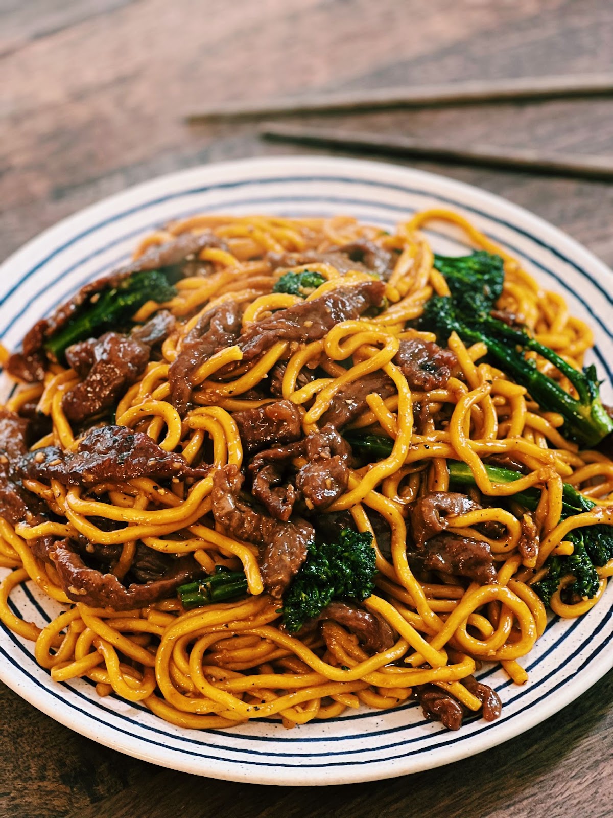 Beef and Broccoli Noodles - Tiffy Cooks