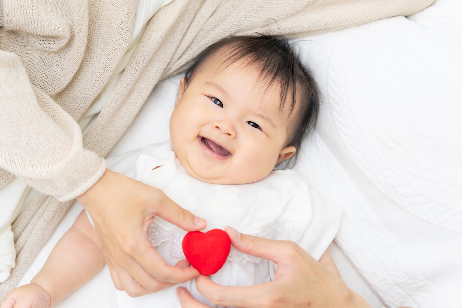 子どもの心を養う愛着形成の概要を保育士が解説