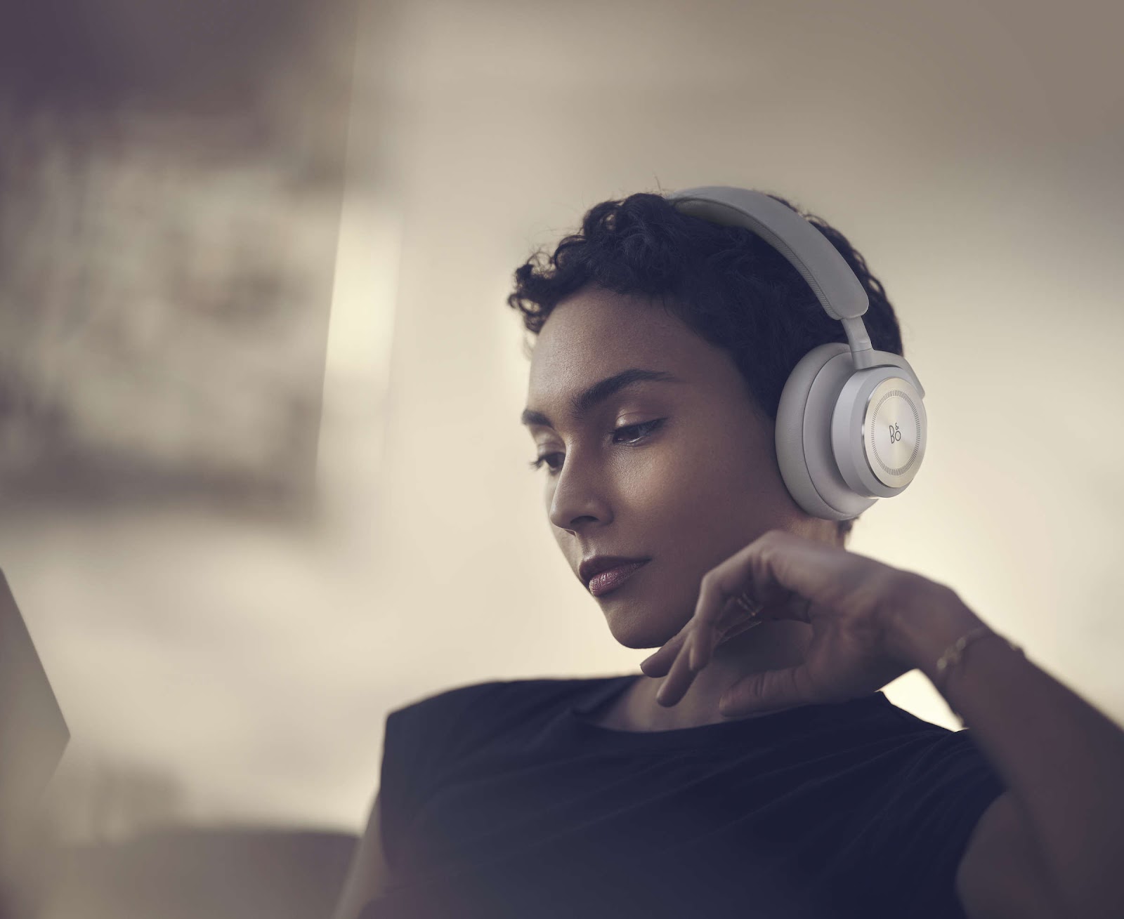 Bang & Olufsen presents the Beoplay HX and Beoplay Portal headphones