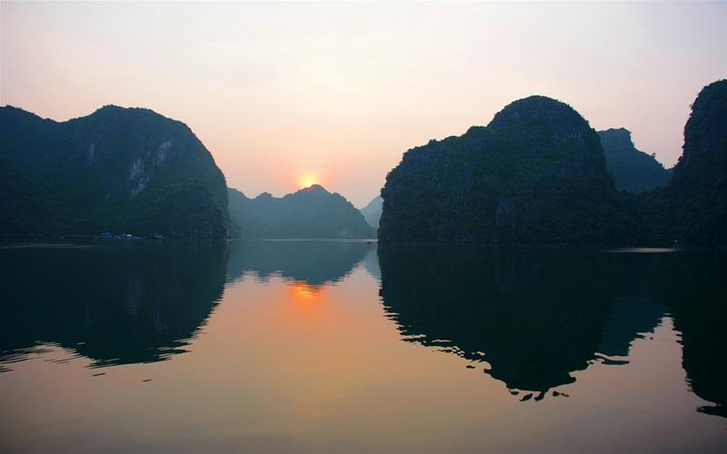 Alt: Hang động tại Cát Bà