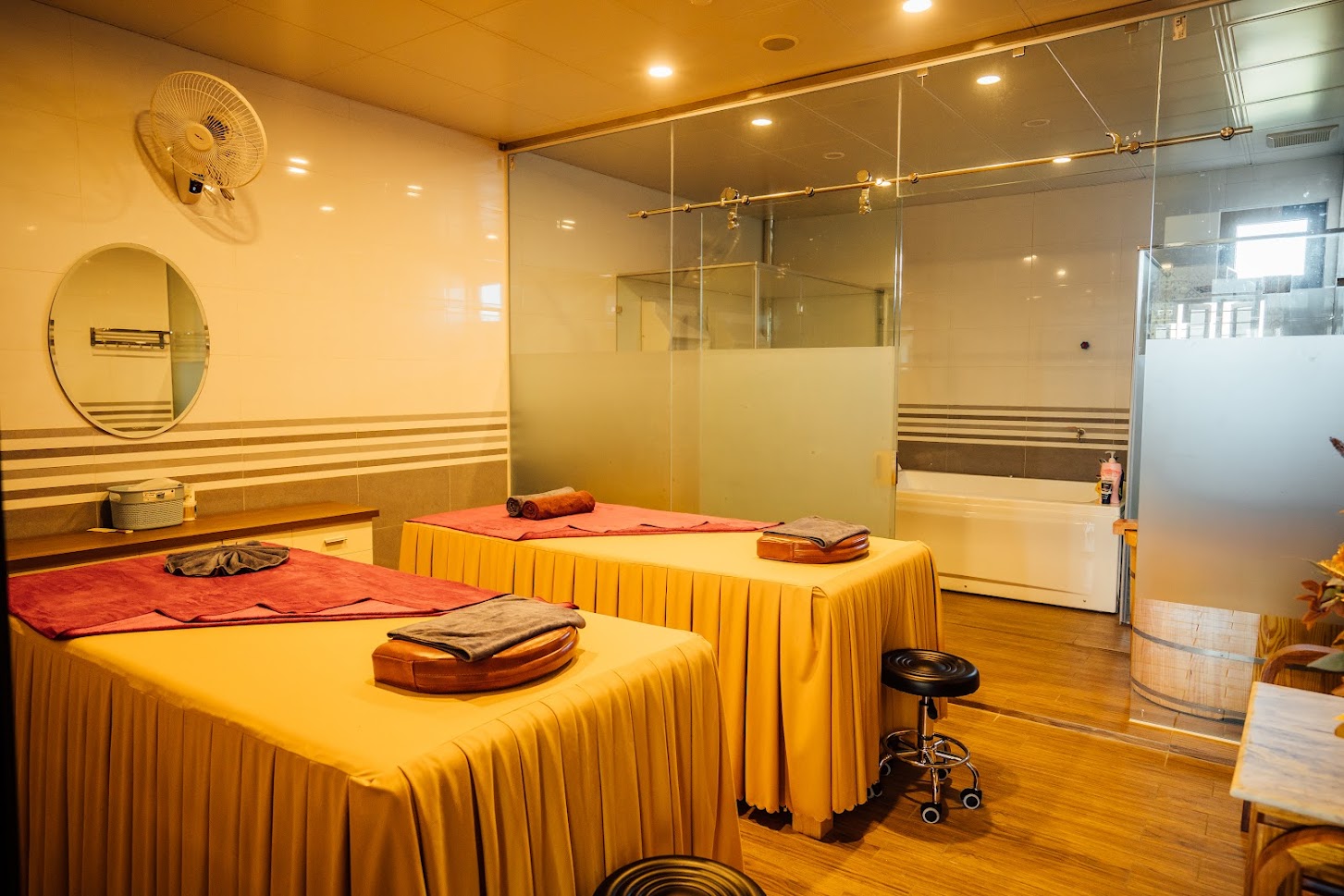 Phòng xông hơi, massage tại khách sạn Nam Hồng Hotel