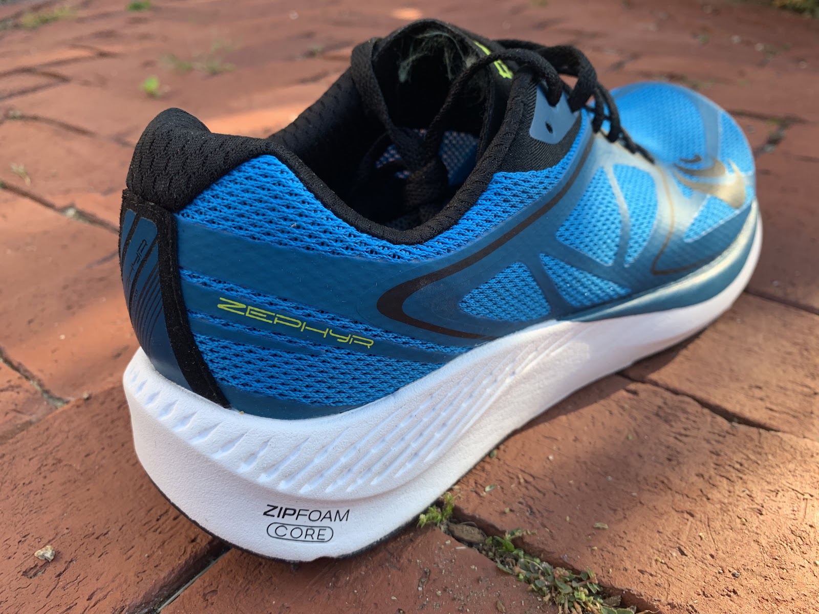 Road Trail Run: Topo Athletic Zephyr Multi Tester Review: Zip Along in ...