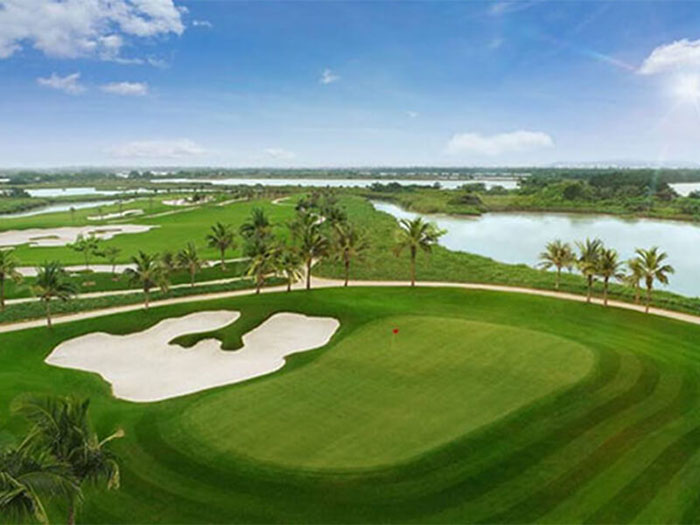 Tour du lịch golf Vũng Tàu - Thiết kế nhiều hồ nước tự nhiên