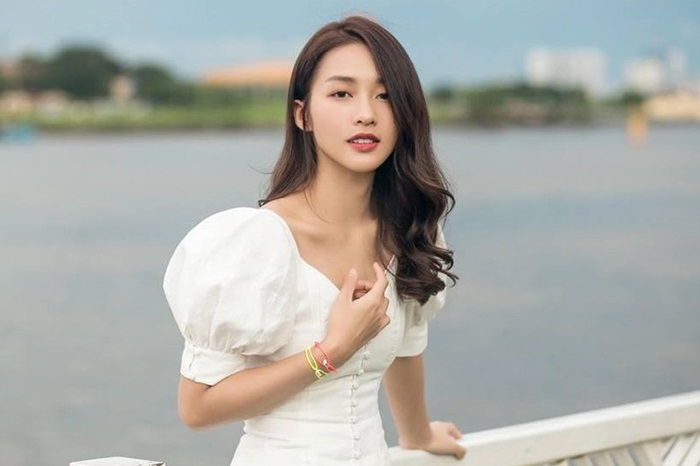 Top 5 hot girl Việt xinh đẹp, giỏi giang có lượng fan cực khủng