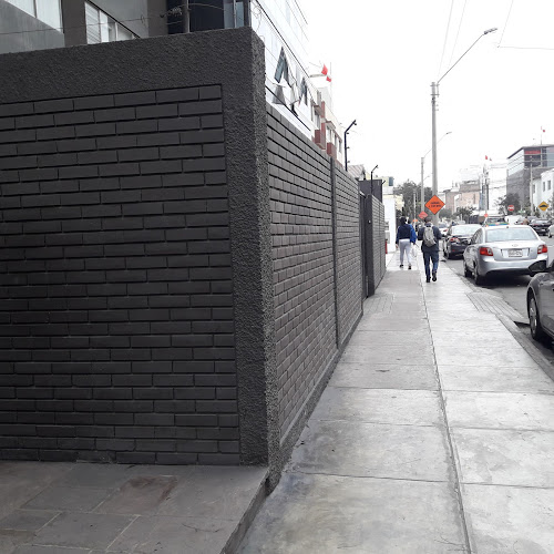Av. José Pardo 708, Miraflores 15074, Perú
