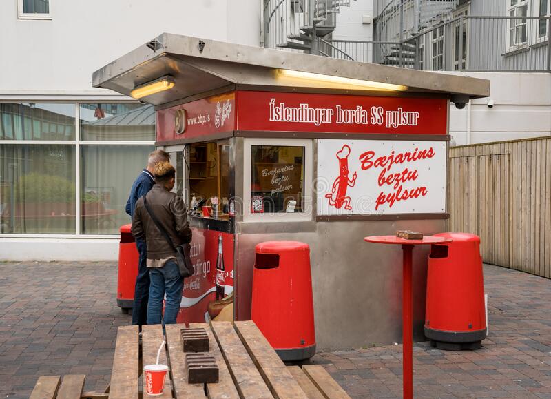 A View of Customers at the Famous Bæjarins Beztu Pylsur the Town`s Best Hot  Dogs Hot Dog Editorial Image - Image of fastfood, retail: 251496410