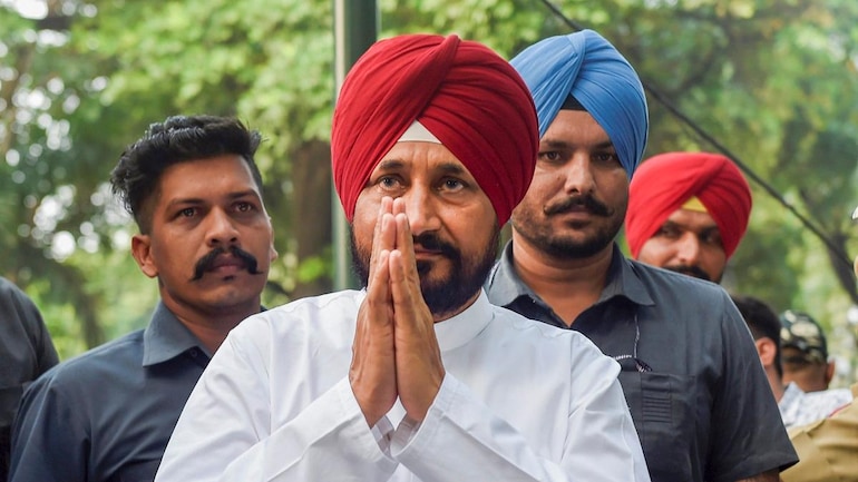 Punjab CM orders withdrawal of cases against farmers who protested on  railway tracks - India News