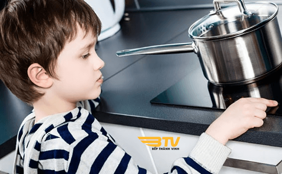 khóa trẻ em Bếp điện từ Chefs EH-MIX866