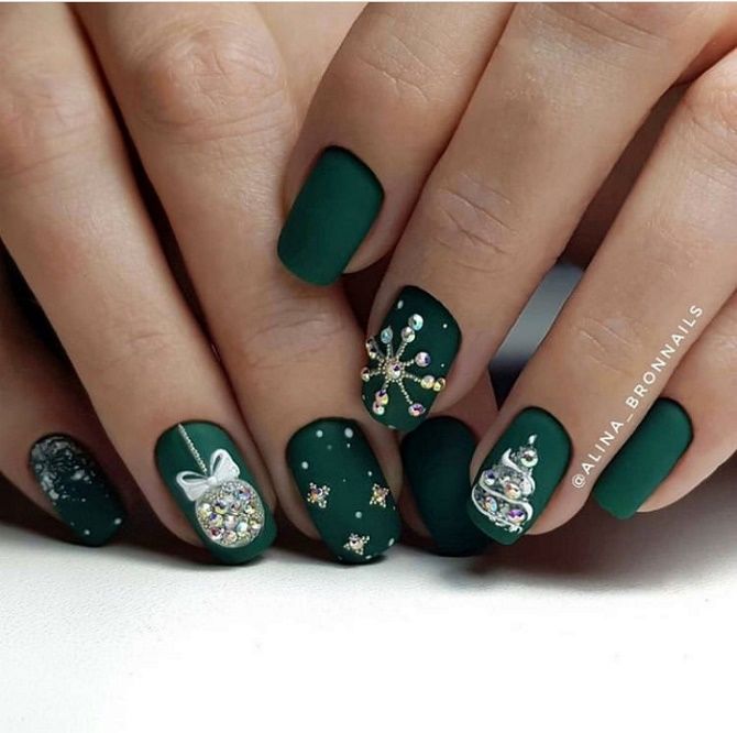 Festive manicure with a Christmas tree for the New Year 2022: 7 beautiful nail design options