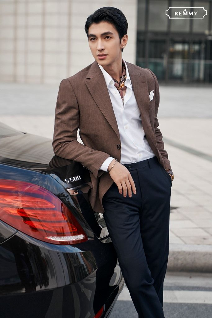 Mẫu blazer nâu, vải xước ve to đột chỉ 2 khuy