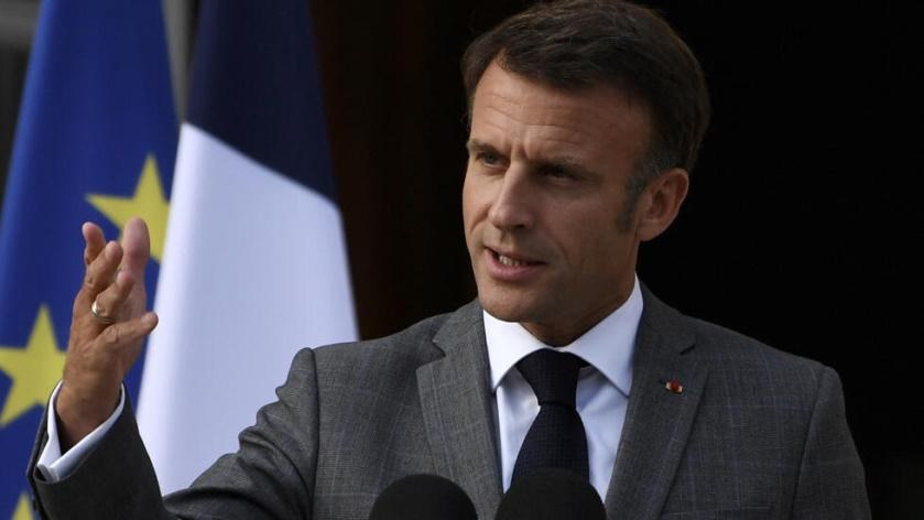 Tổng thống Pháp Emmanuel Macron phát biểu tại điện Elysée ở Paris, Pháp, ngày 21/07/2023.