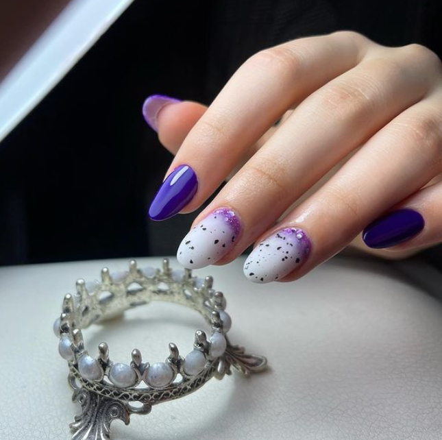 Sugar Purple White Nails With Design