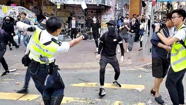 美英议员计划拟定制裁香港高层警察及官员名单