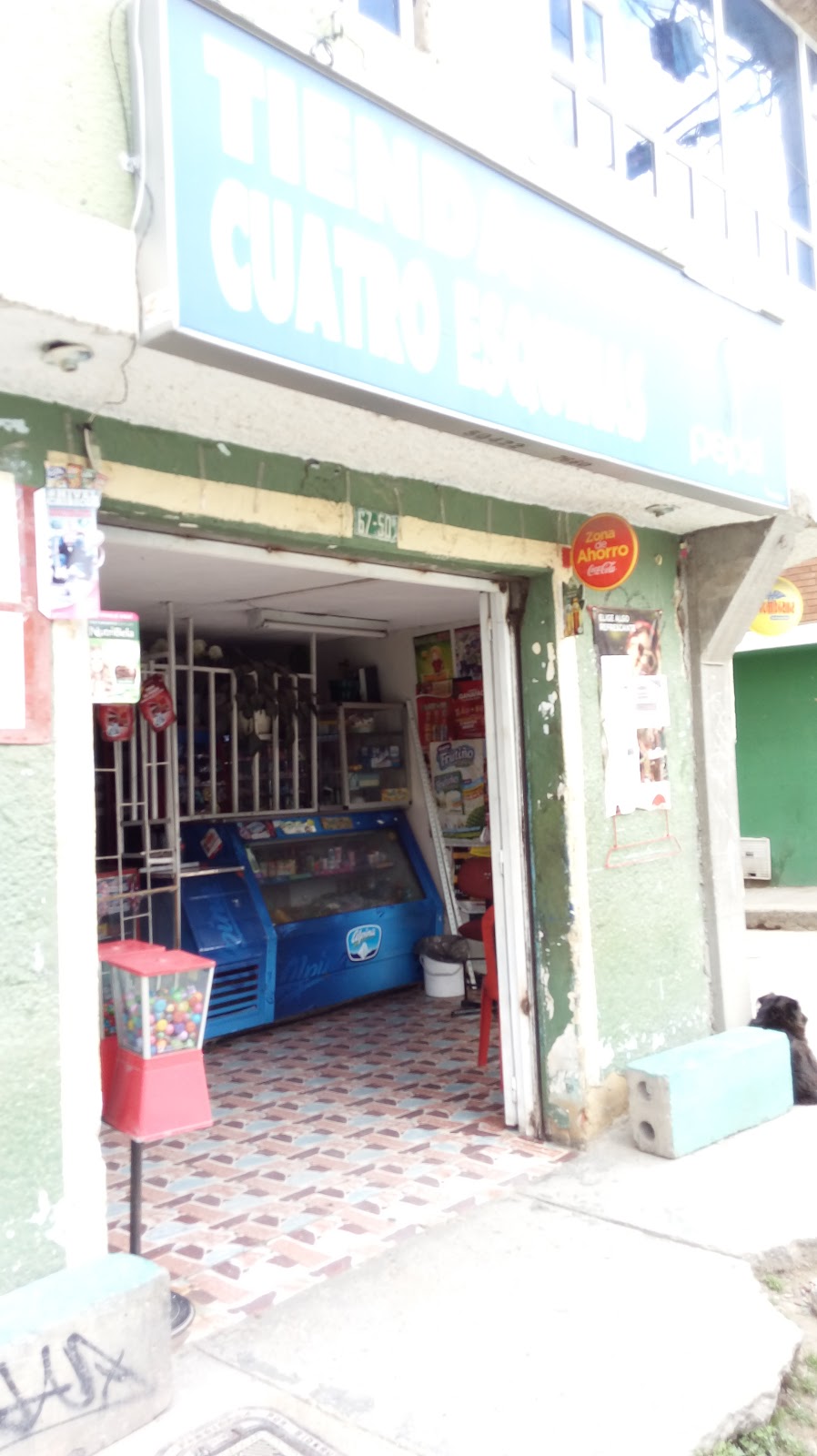 Tienda cuatro esquinas