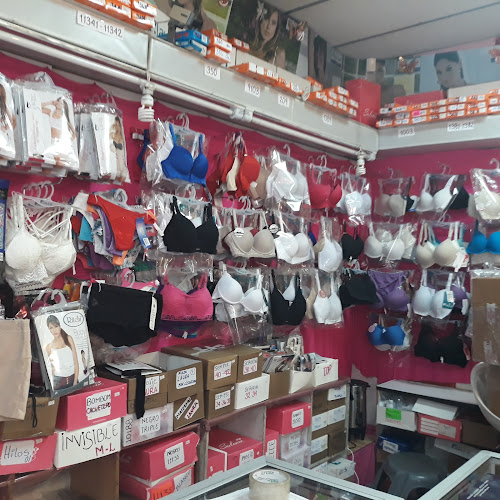 Casa Del Brassiere - Tienda de ropa