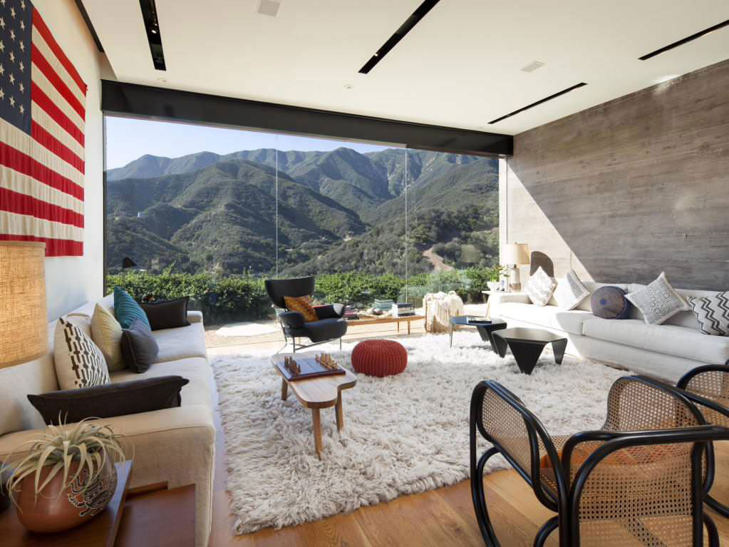 Expansive views of the mountains from the living room