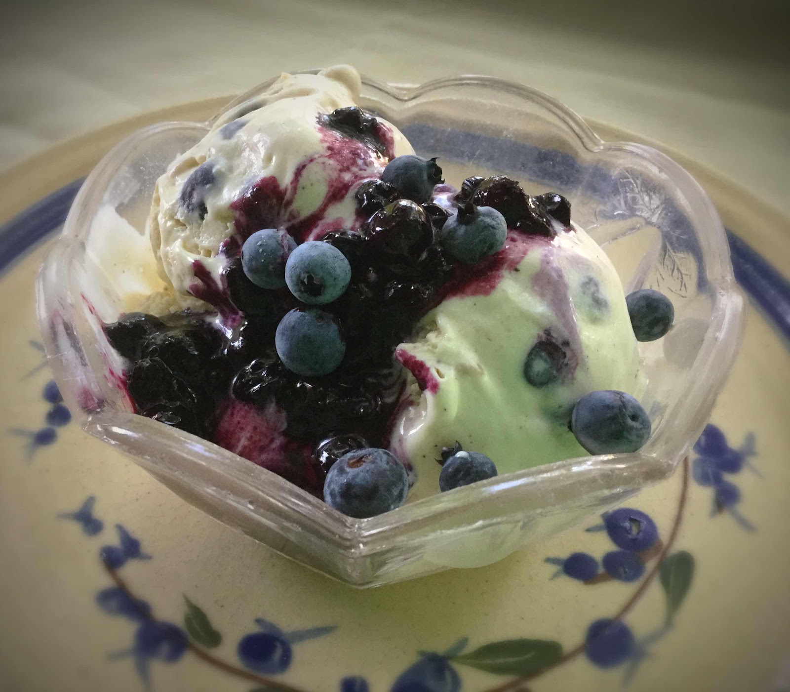 Low Carb Blueberry Pie a la mode Ice Cream
