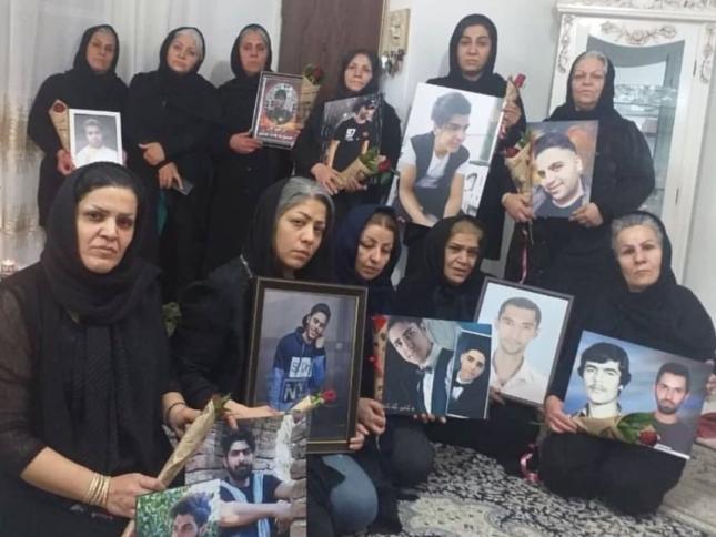 صدها فعال مدنی و صنفی در ایران: مادران دادخواه را آزاد کنید – آفتابكاران