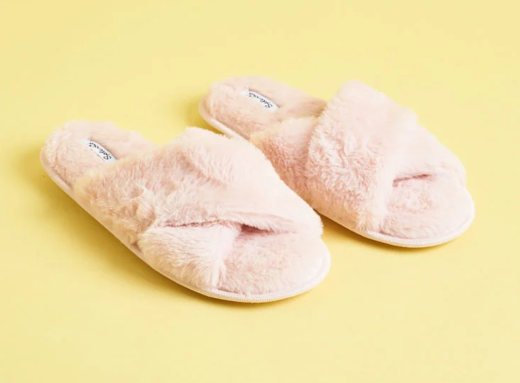 splendid pink faux fur slippers