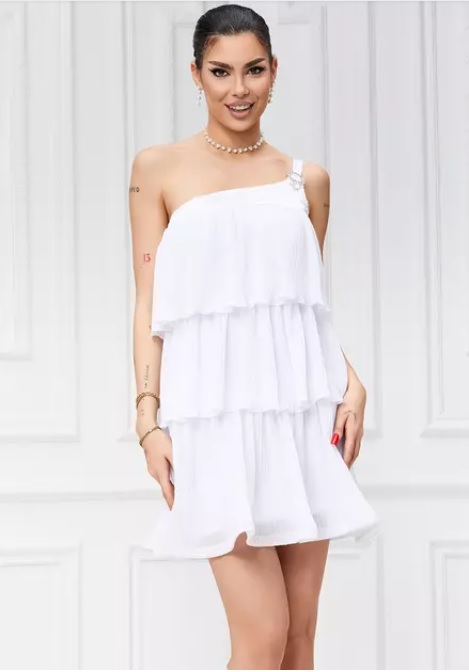 1. Ținute de botez pentru femei - Ce este indicat să porți în funcție de anotimp - rochie de femei albă cu franjuri.jpg