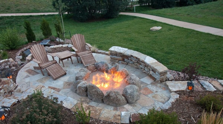 Tile fire pit is the most practical and attractive solution