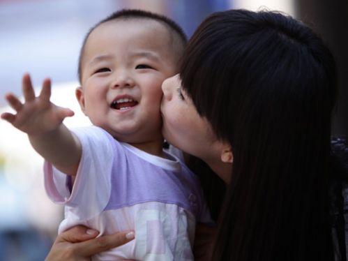 中国官方首次正式回复“全面放开生二胎”