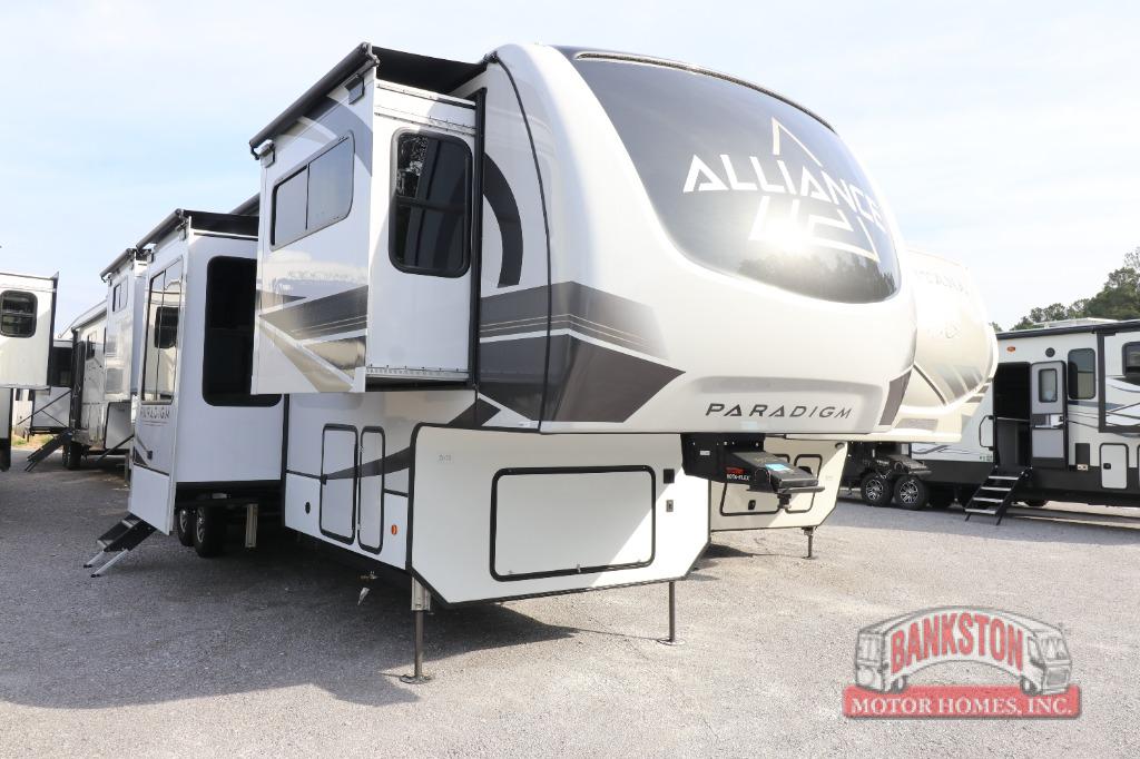 Find more deals on fifth wheels at Bankston Motor Homes Inc.
