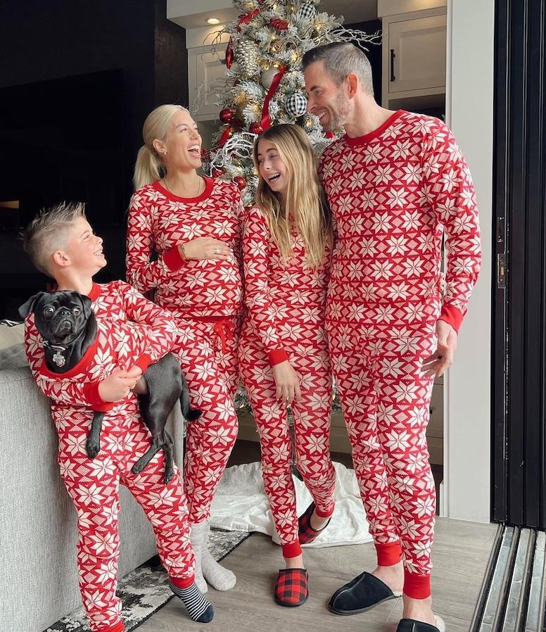 Photos from Celebrity Families Wearing Matching Holiday ...
