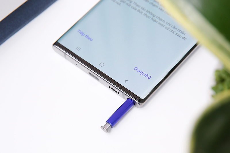 Điện thoại Samsung Galaxy Note 10+ | Khe cắm bút S-Pen Điện thoại Samsung Galaxy Note 10+ | Khe cắm bút S-Pen