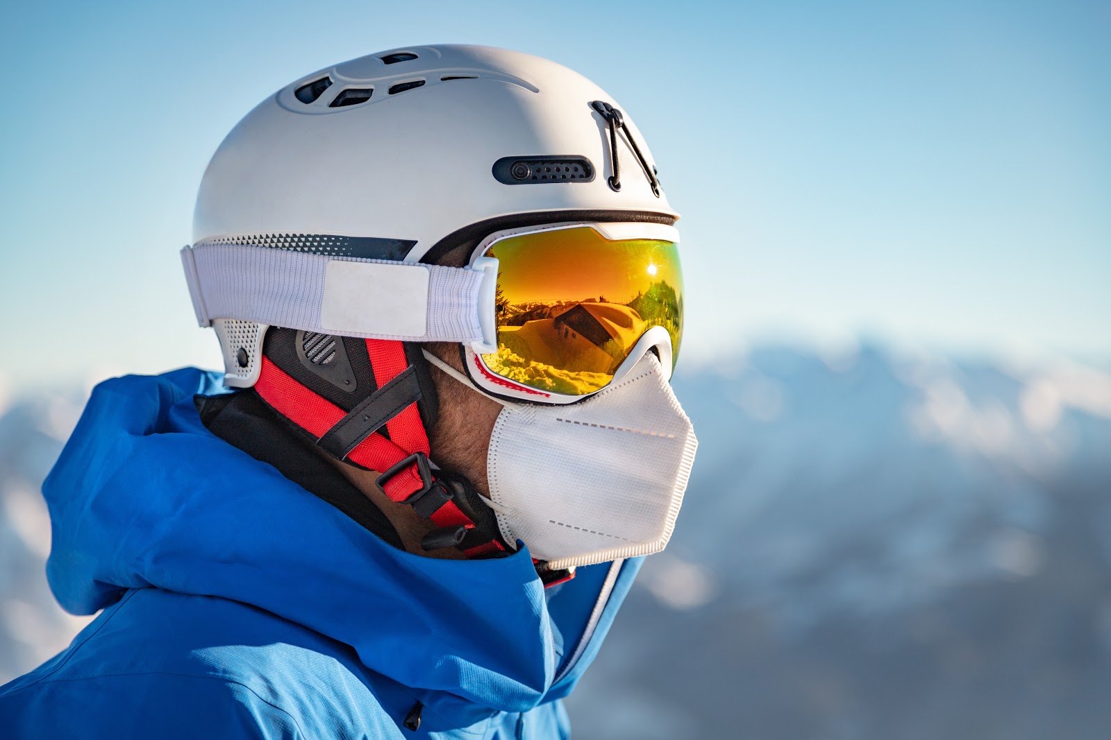 Qué mascarilla necesito para esquiar? Te contamos los diferentes tipos de  mascarillas para esquiar de forma segura - Esquiades Blog