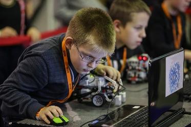 Experts told how to introduce artificial intelligence to schools - AICloudIT