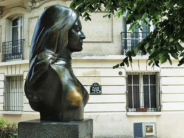 Bronze bust Place Dalida