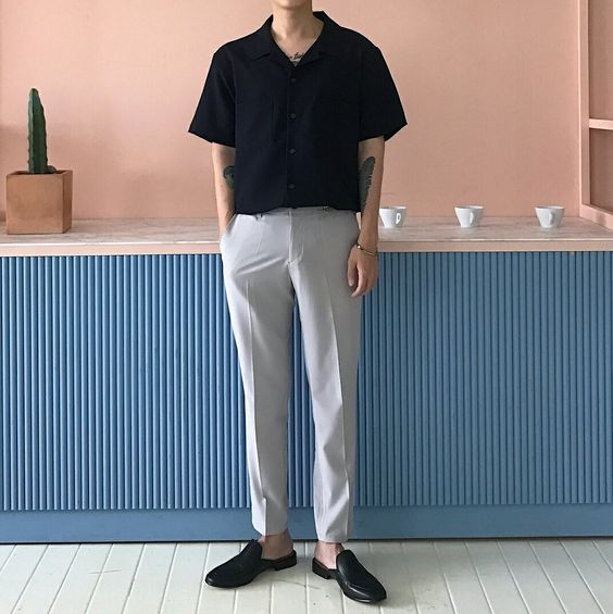Phối áo sơ mi đen nam cùng quần âu để chàng thêm lịch lãm, đốn tim người nhìn
