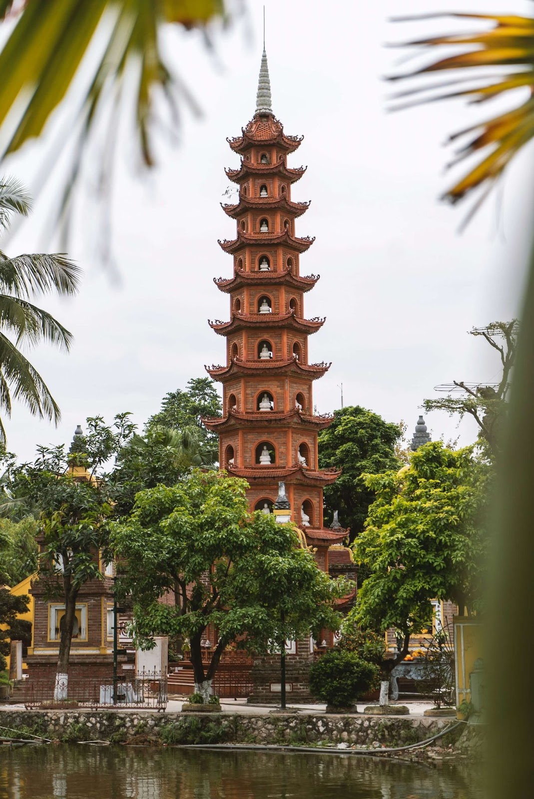 1 day in Hanoi, Tran Quoc Pagoda, oldest pagoda in Hanoi