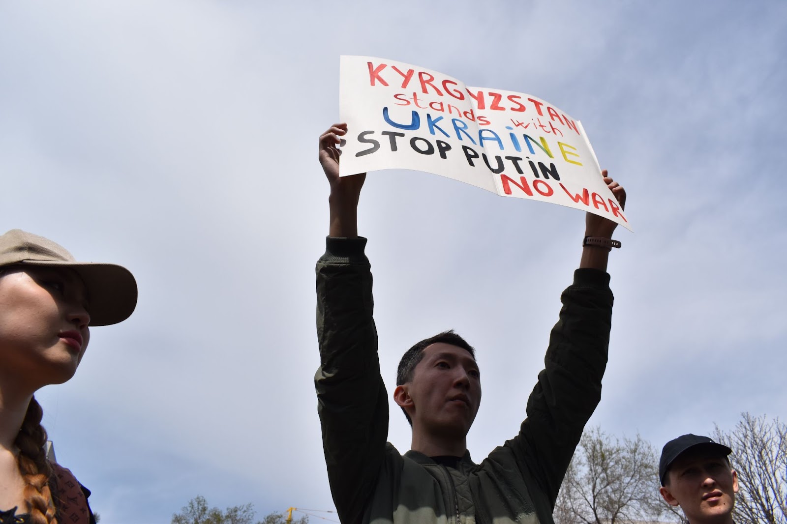 Украинаны колдоо митингинин катышуучуларын милиция кармап кетти (Фоторепортаж)