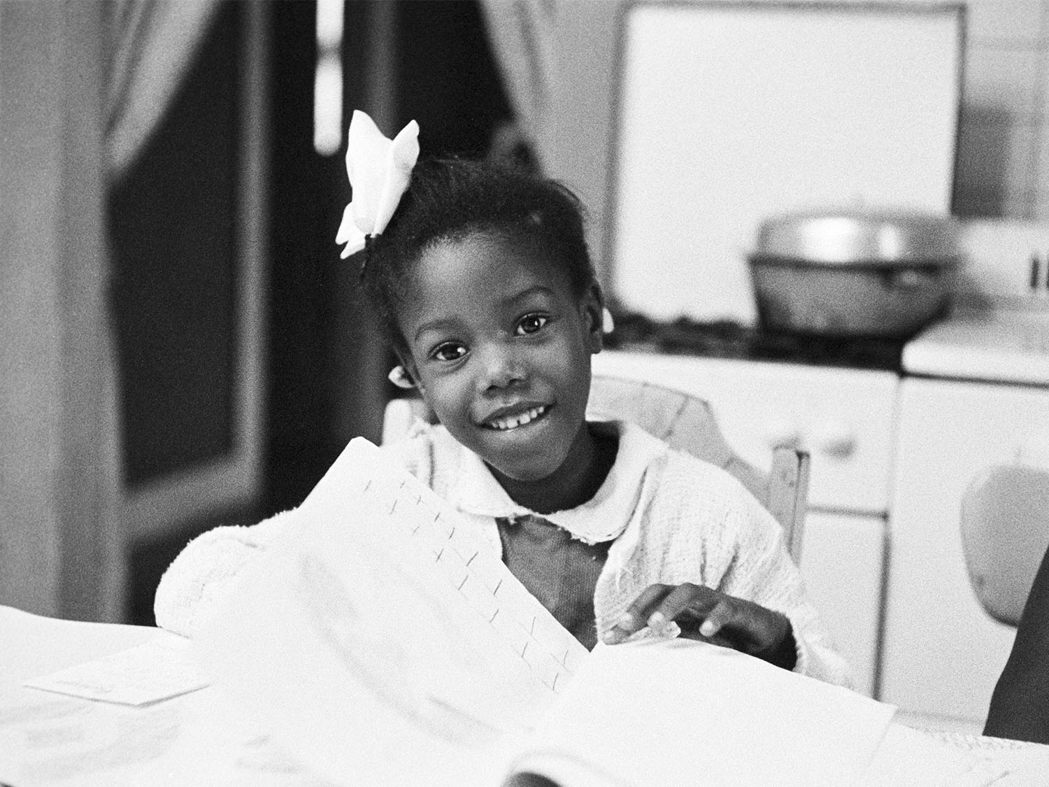 The story of Ruby Bridges, first African American to attend an all white  public school » Afronews Germany