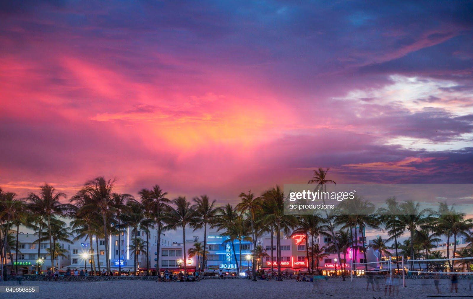 C:\Users\Valerio\Desktop\beachfront-buildings-under-sunset-sky-picture-id649656865.jpg